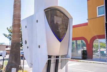 Electric vehicle charging station