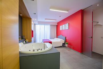 Private spa tub