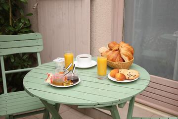 Breakfast buffet