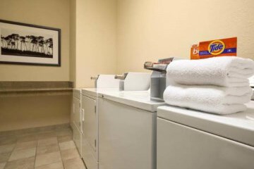  Holiday Inn Express Hotel & Suites San Jose - International Airport 22