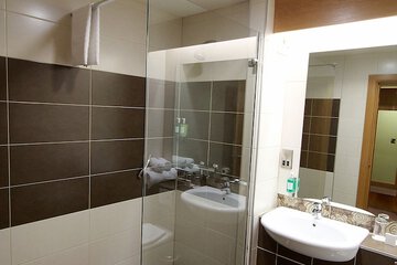 Bathroom shower