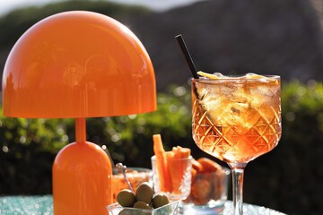 Poolside bar