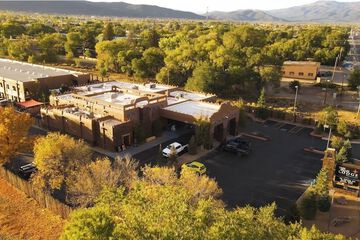 Taos Valley Lodge