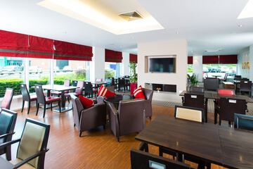 Lobby lounge