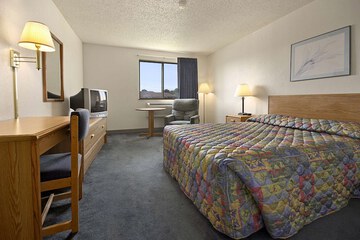 Super 8 Springfield North I-44