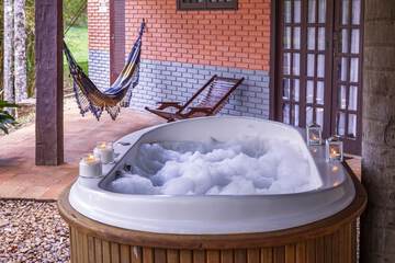 Private spa tub