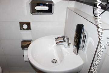 Bathroom sink