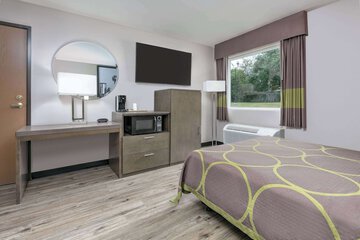 Room 28 of 37