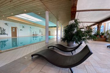 Exercise/lap pool