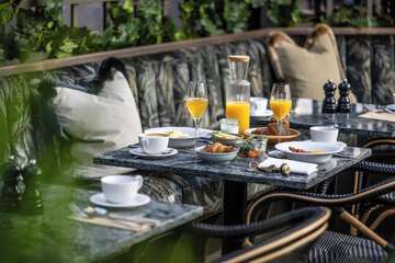Breakfast area