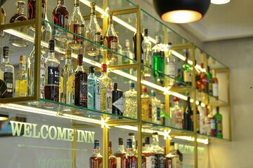 Lobby lounge