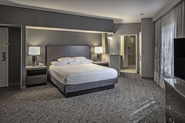 Room 16 of 64