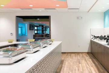 Breakfast/Coffee Service 83 of 95