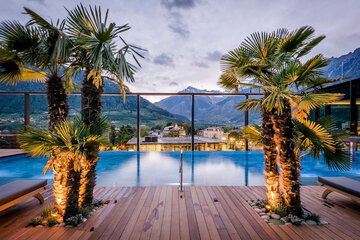 Infinity pool