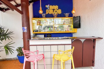 Poolside bar