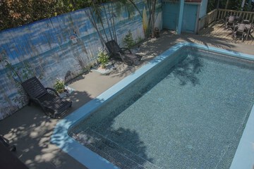 Exercise/lap pool