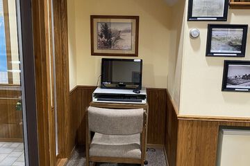 Business Center 19 of 26