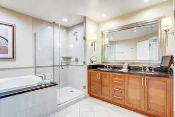 Bathroom shower