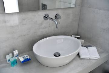 Bathroom sink