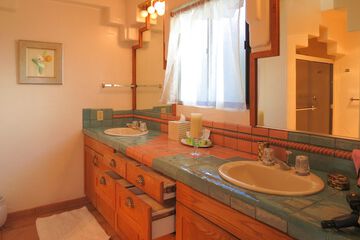 Bathroom sink