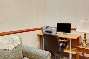 Business Center 16 of 16