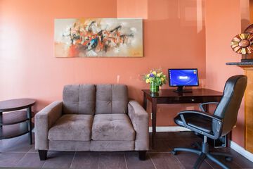 Business Center 16 of 21