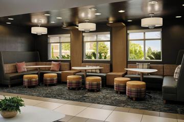 Lobby lounge