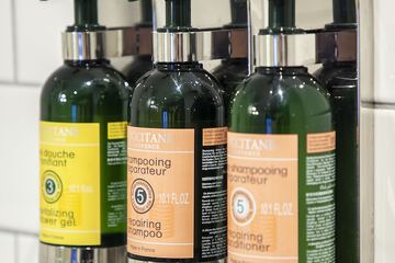 Bathroom amenities