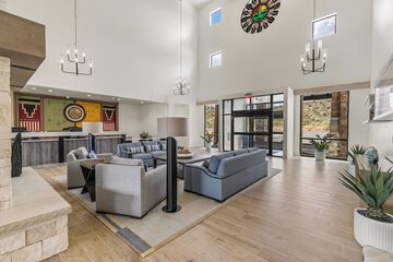 Hotel Interior 8 of 60