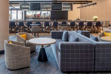 Lounge 51 of 54