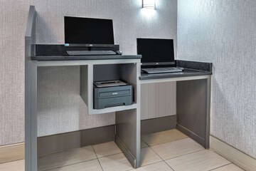 Business Center 34 of 34