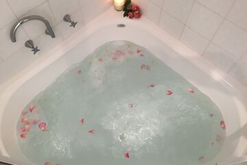Jetted tub
