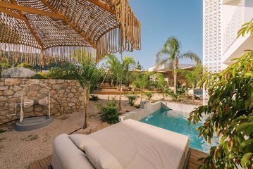 Private pool