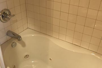 Jetted tub