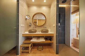 Bathroom shower