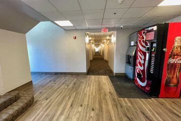 Hotel Interior 9 of 27