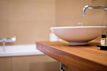 Bathroom sink