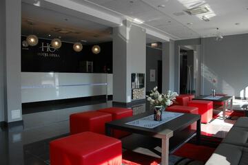 Lobby lounge