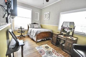 Room 28 of 41