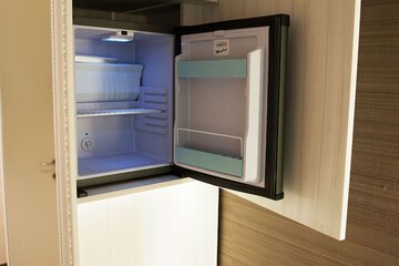 Mini-refrigerator