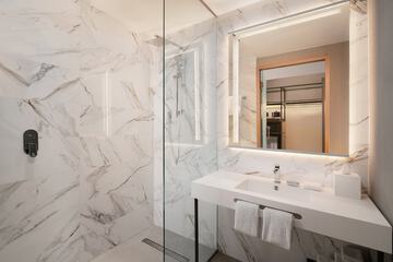 Bathroom amenities