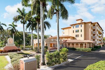 Inn of Naples Tapestry Collection by Hilton