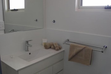Bathroom sink