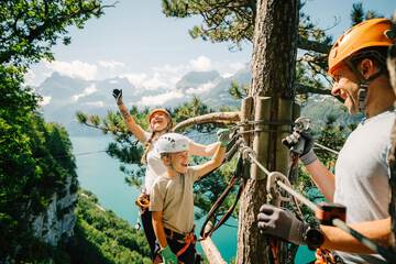 Ropes course (team building)