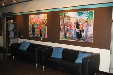 Lobby lounge