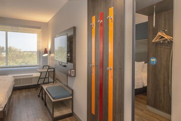 Hotel Interior 6 of 26