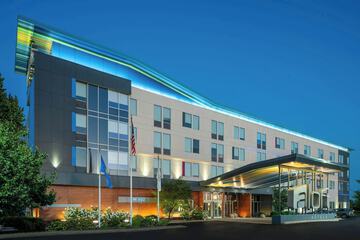 Aloft Green Bay
