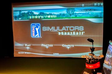 Indoor golf driving range