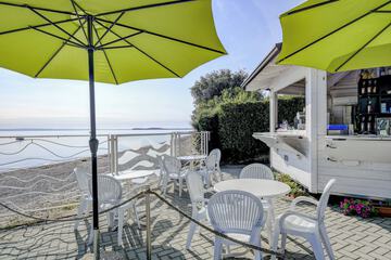 Beach bar
