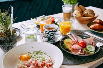 Breakfast meal